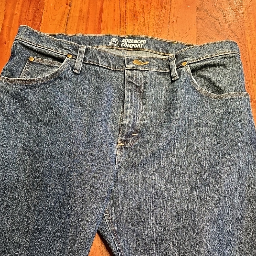 Wrangler Relaxed Fit Blue Jeans